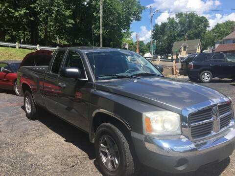 2005 Dodge Dakota for sale at Carlisle Cars in Chillicothe OH