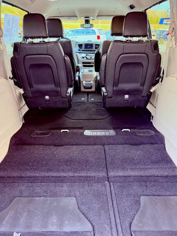 2020 Chrysler Pacifica Touring L