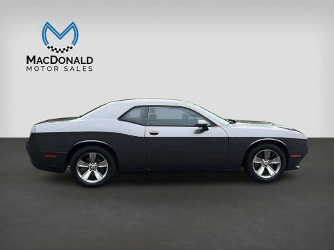2015 Dodge Challenger SXT