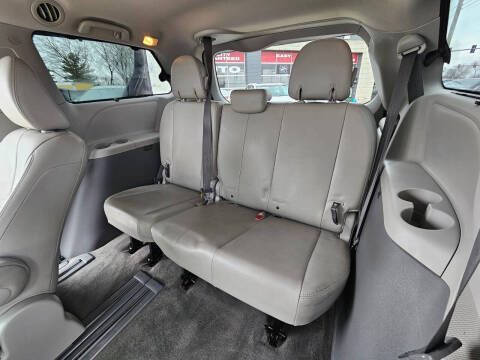 2012 Toyota Sienna XLE 8-Passenger