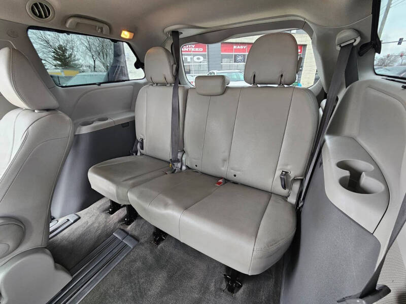 2012 Toyota Sienna XLE 8-Passenger