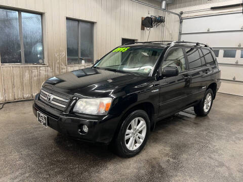 2006 Toyota Highlander Hybrid for sale at Sand's Auto Sales in Cambridge MN