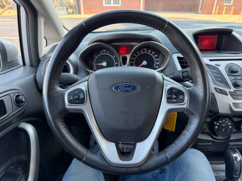2013 Ford Fiesta SE