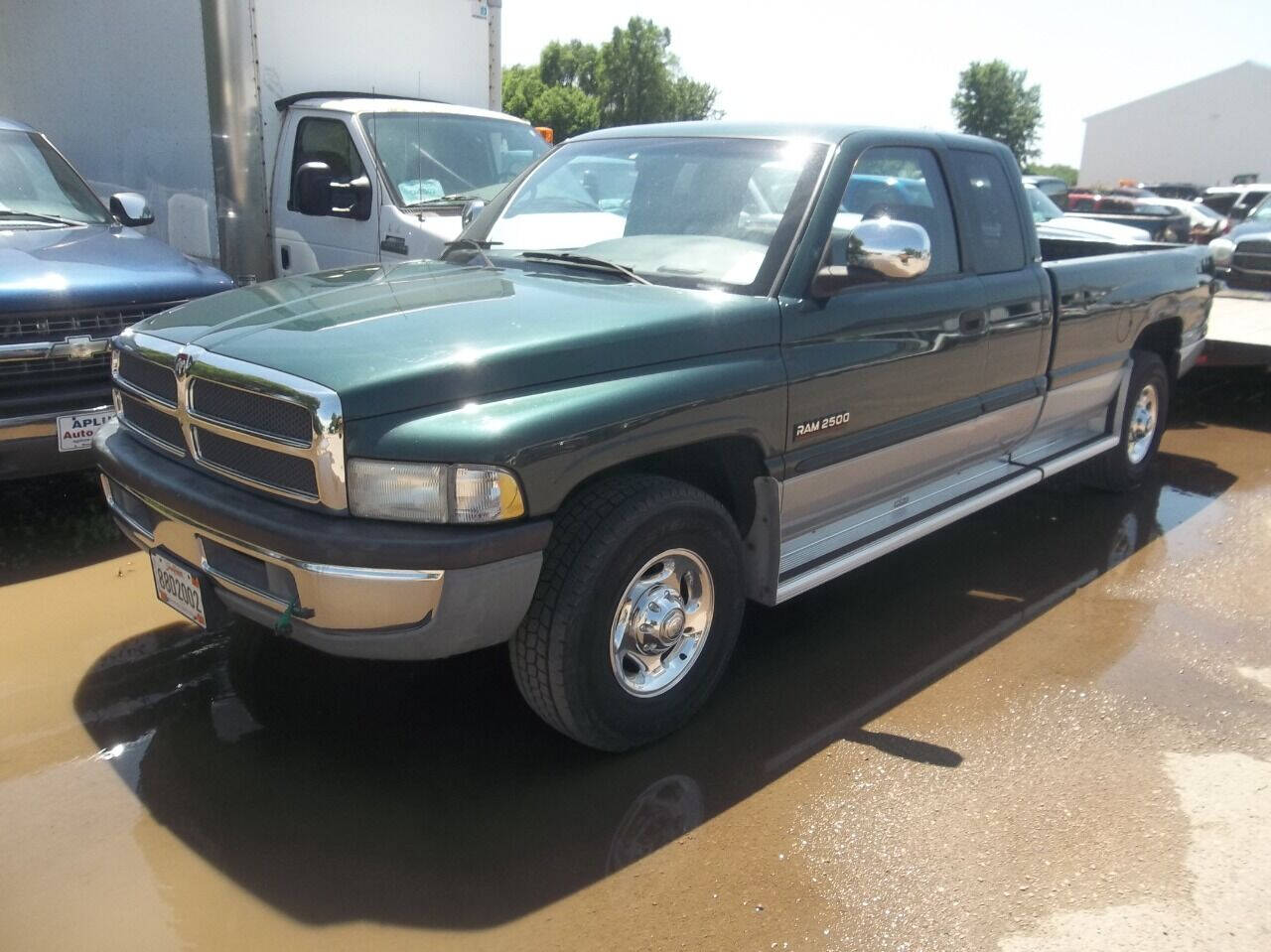 Dk. Green 2000 Dodge Ram 2500 SLT 4dr SLT Extended Cab LB 2