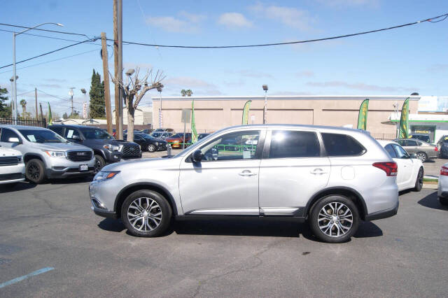 2018 Mitsubishi Outlander for sale at Auto Plaza in Fresno, CA