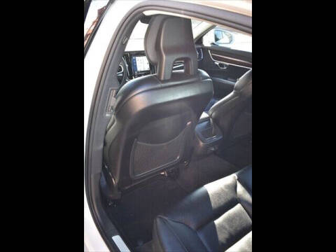 2017 Volvo S90 T5 Momentum