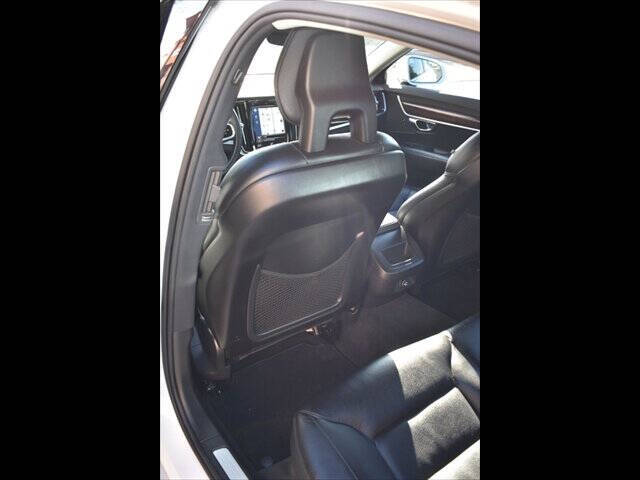 2017 Volvo S90 T5 Momentum