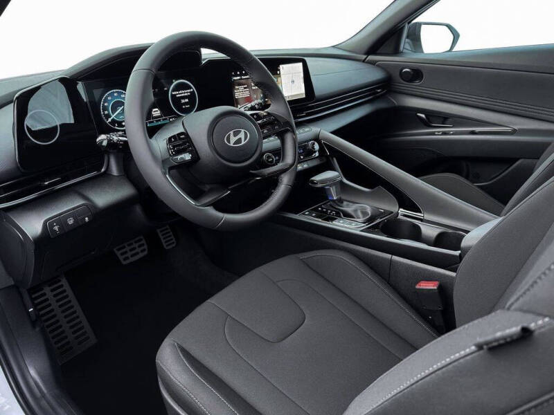 2025 Hyundai Elantra Hybrid SEL Sport