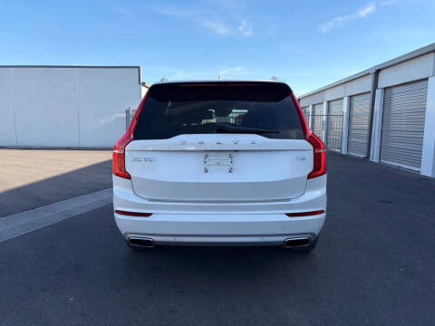 2017 Volvo XC90 T5 Momentum