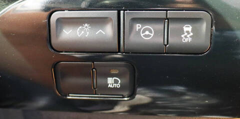 2022 Toyota Prius LE