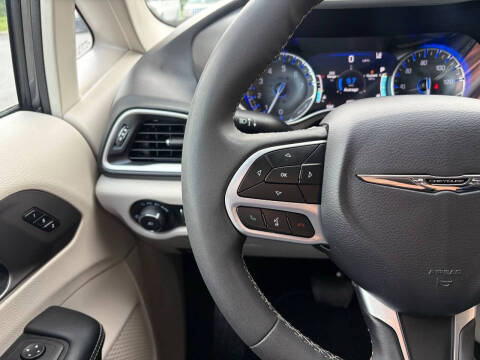 2023 Chrysler Pacifica Touring L