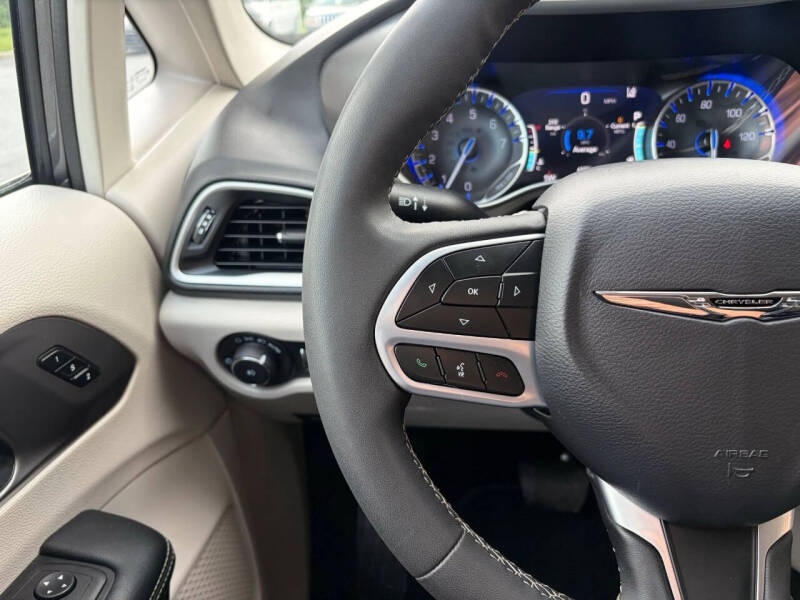 2023 Chrysler Pacifica Touring L