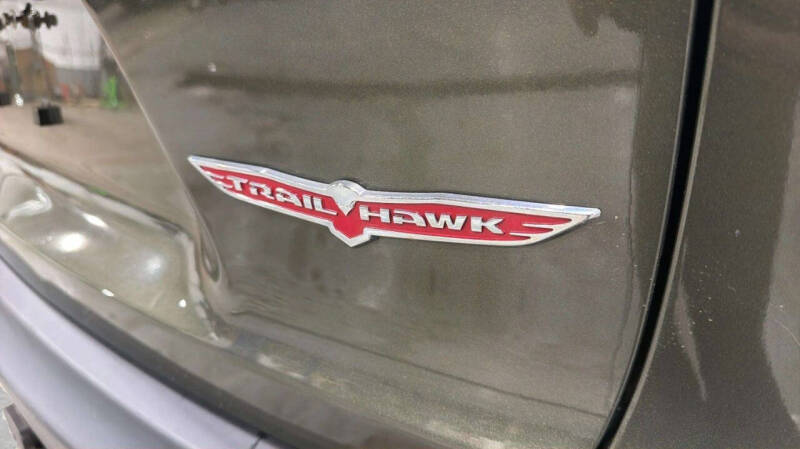 2020 Jeep Cherokee Trailhawk