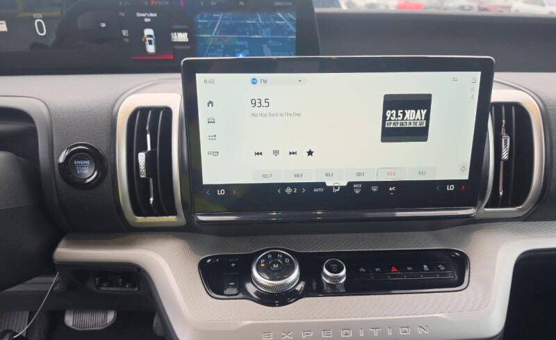 2025 Ford Expedition MAX Active