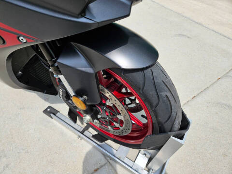 2017 Suzuki GSX-R1000