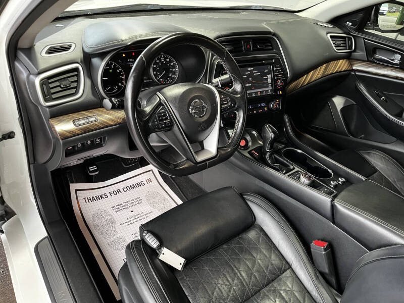 2017 Nissan Maxima Platinum