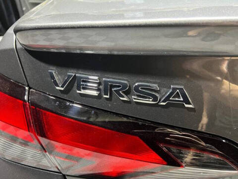 2025 Nissan Versa SR