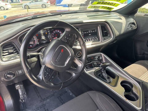2021 Dodge Challenger SXT