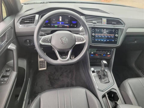 2023 Volkswagen Tiguan SE R-Line Black