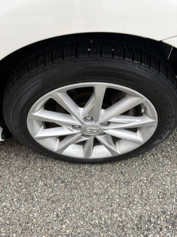 2012 Toyota Prius v Five