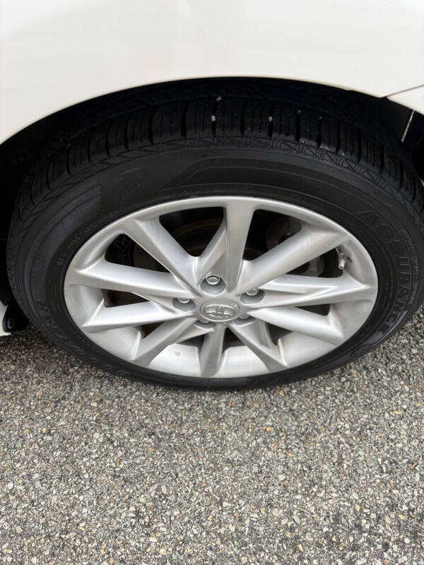 2012 Toyota Prius v Five