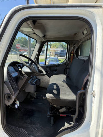 2012 Freightliner M2 106