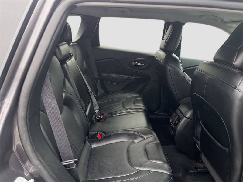 2023 Jeep Cherokee Altitude Lux