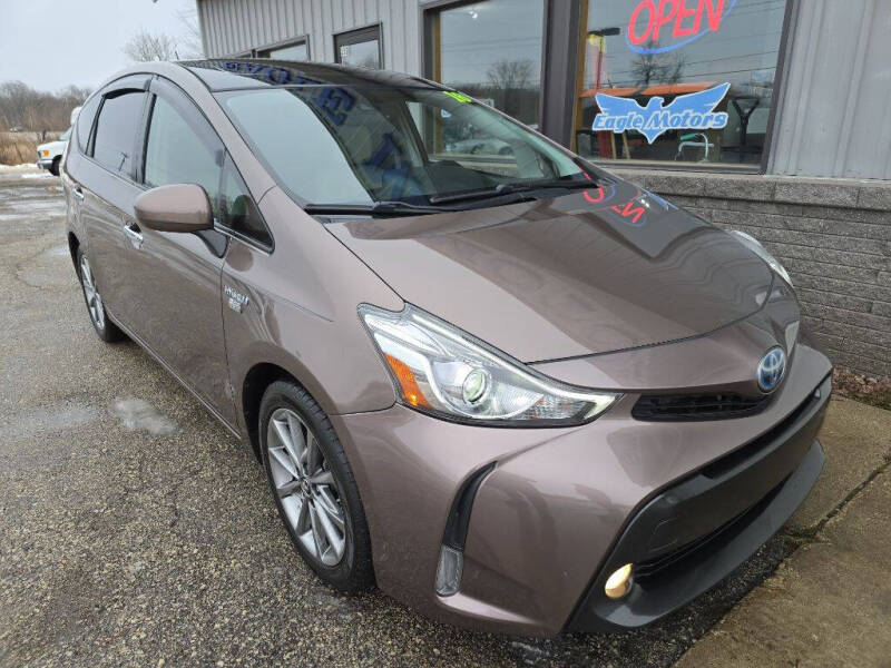 2016 Toyota Prius v Five