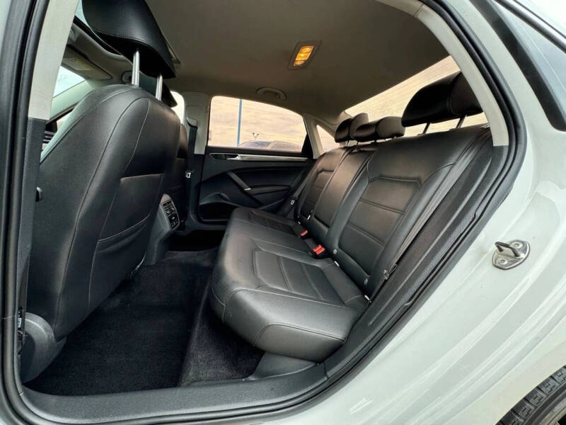 2017 Volkswagen Passat 1.8T SE