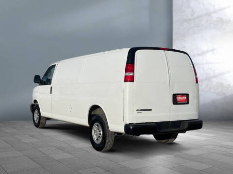 2023 Chevrolet Express 2500