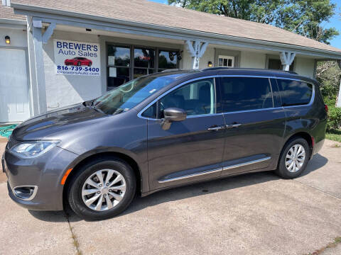 2017 Chrysler Pacifica for sale at Brewer's Auto Sales in Greenwood MO