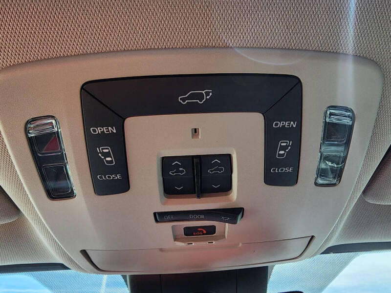 2023 Toyota Sienna Limited 7-Passenger