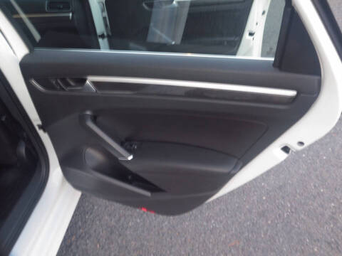 2016 Volkswagen Passat 1.8T SE