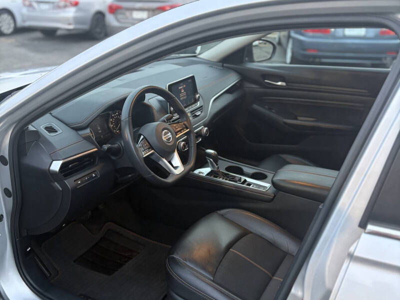 2021 Nissan Altima 2.5 SR