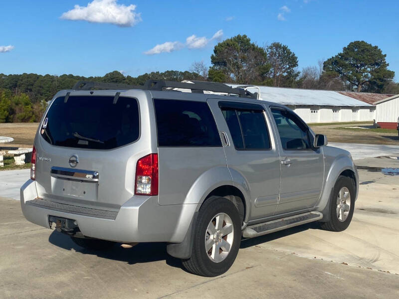 2012 Nissan Pathfinder LE