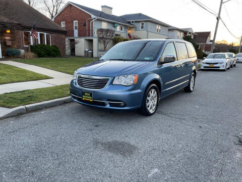 2012 Chrysler Town and Country for sale at Reis Motors LLC in Lawrence NY