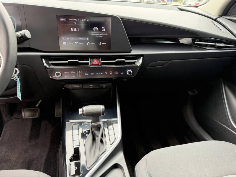 2024 Kia Niro LX