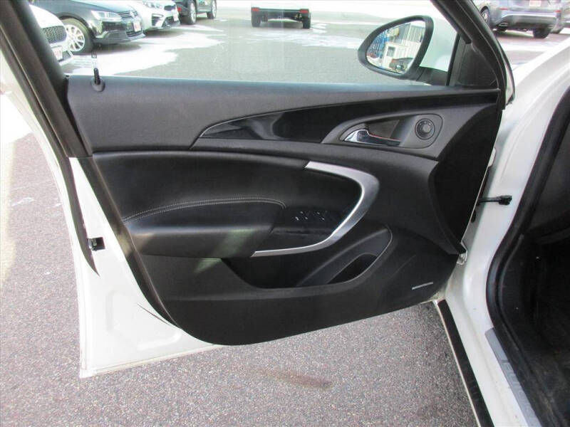 2013 Buick Regal Premium 2