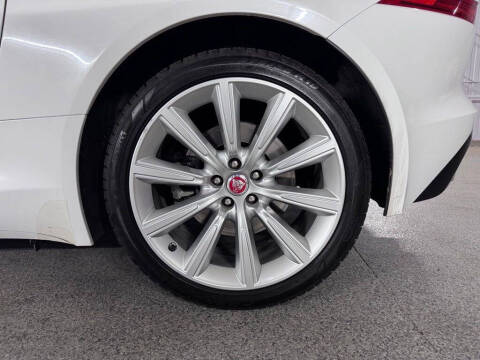 2017 Jaguar F-TYPE Premium