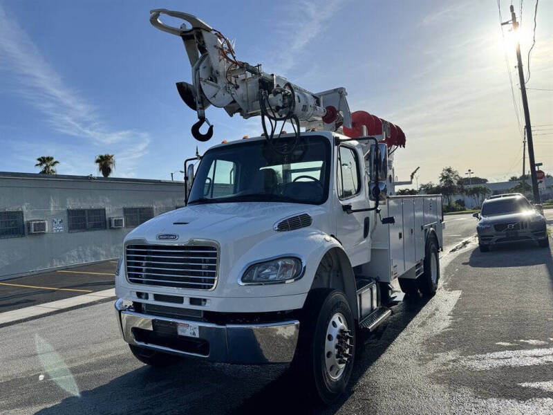 2017 Freightliner M2 106