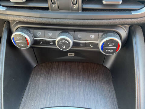 2017 Alfa Romeo Giulia Ti