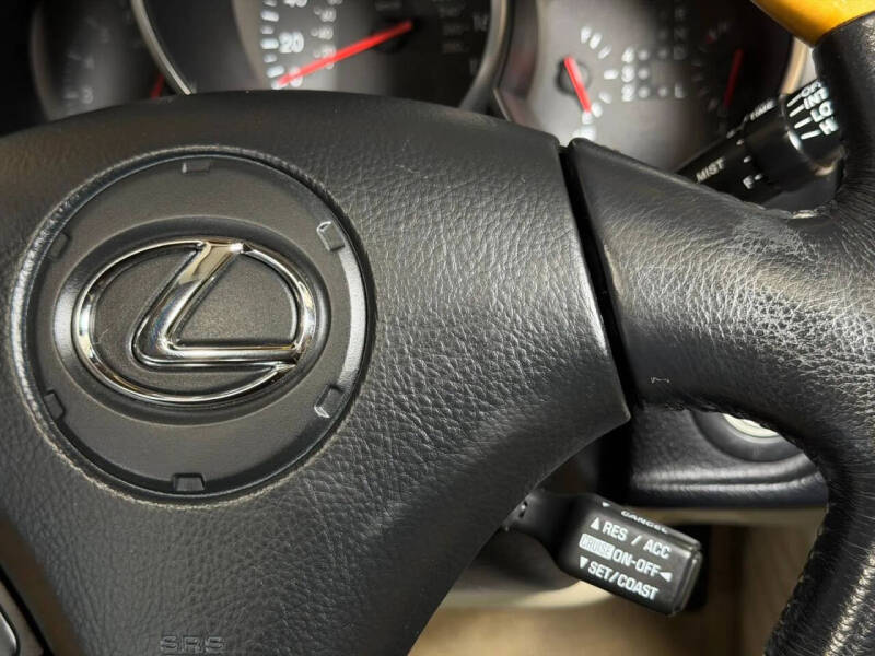 2004 Lexus SC 430