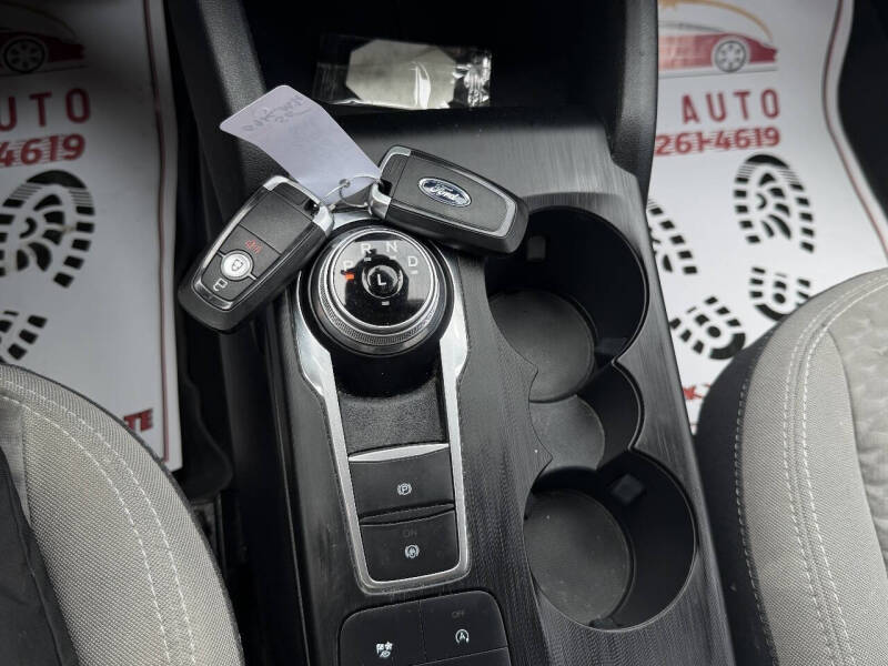 2020 Ford Escape SE