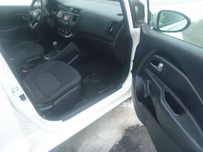 2014 Kia Rio 5-Door LX