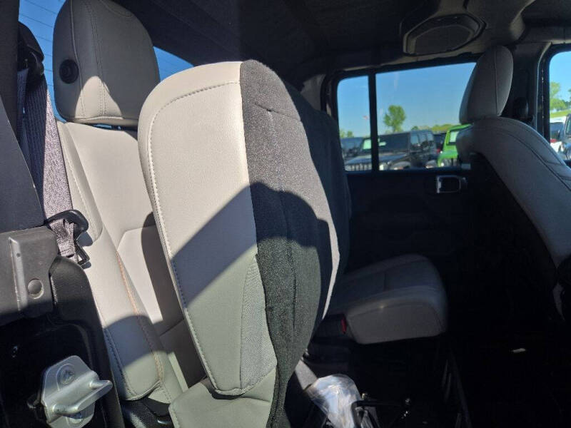 2023 Jeep Gladiator Mojave
