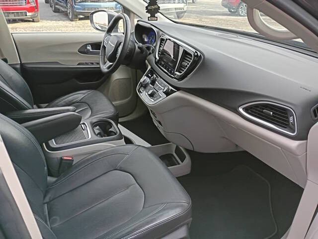 2022 Chrysler Pacifica Touring L