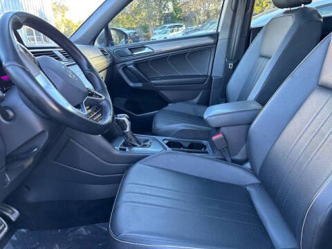 2023 Volkswagen Tiguan SE R-Line Black