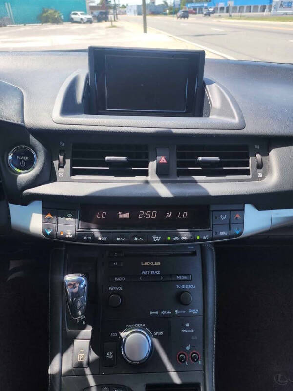 2013 Lexus CT 200h
