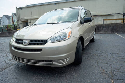 2005 Toyota Sienna LE 7 Passenger