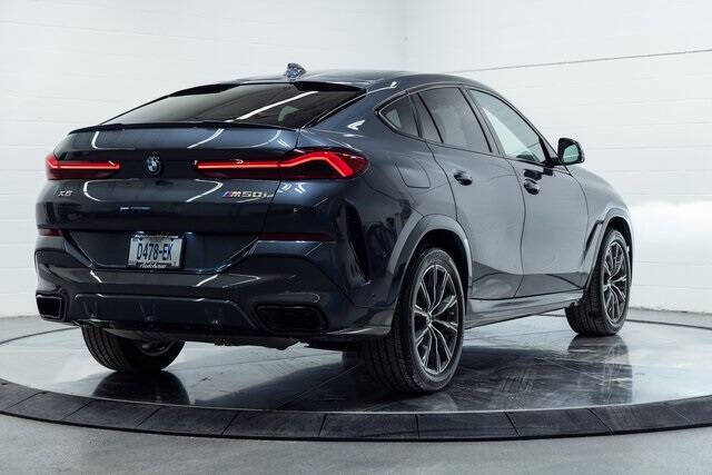 2022 BMW X6 M50i